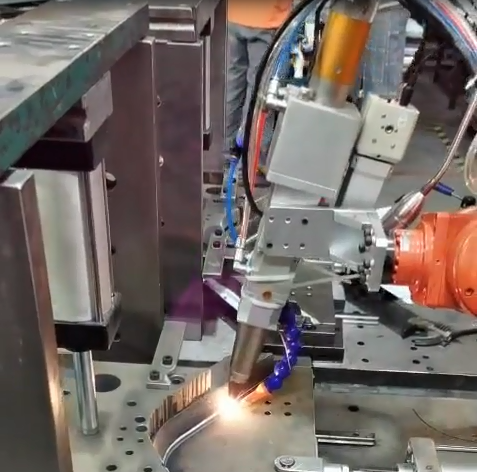 瑞泽鸣世激光焊接机器人在厨电行业中的应用
